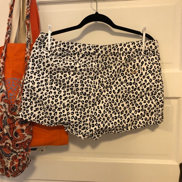 Juicy Couture White Leopard Print Shorts - Picture 4 of 4